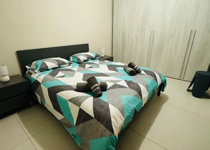 Spacious Modern Gzira Getaway