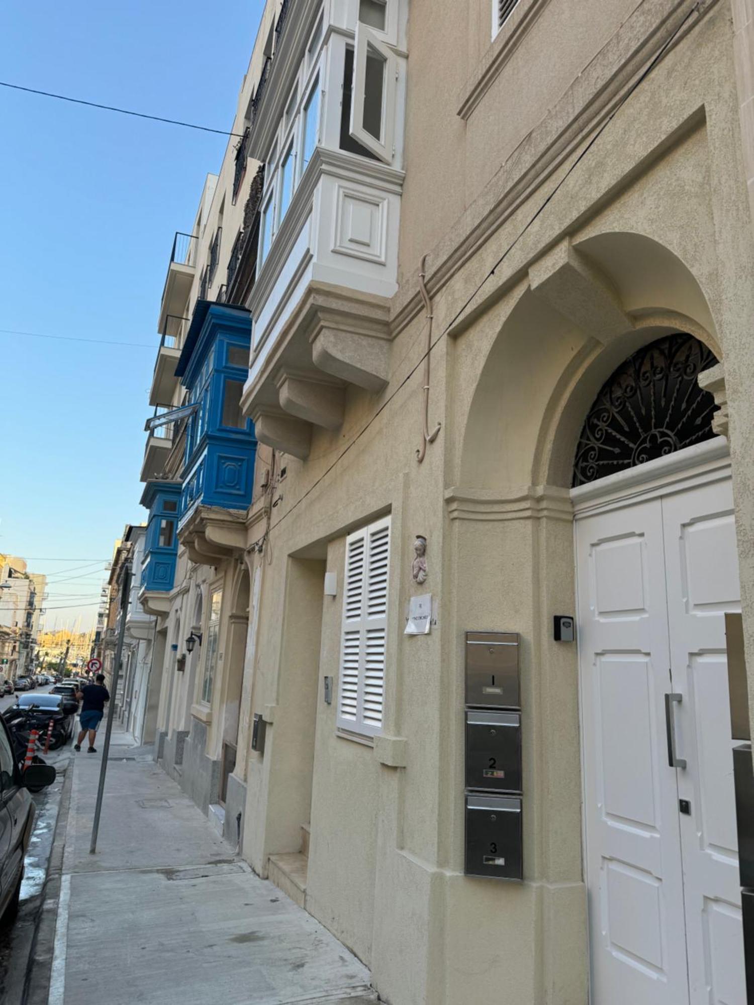 Spacious Modern Getaway * Gzira